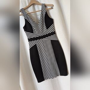 Guess Monochrome Chevron Midi Dress